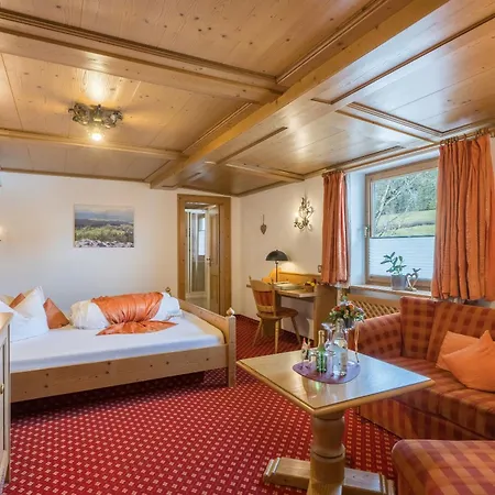 Landhotel Gockelwirt Eisenberg  Eksteriør billede