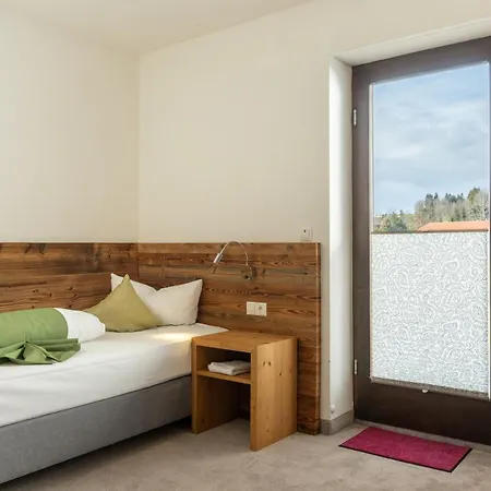 Landhotel Gockelwirt Eisenberg  Eksteriør billede